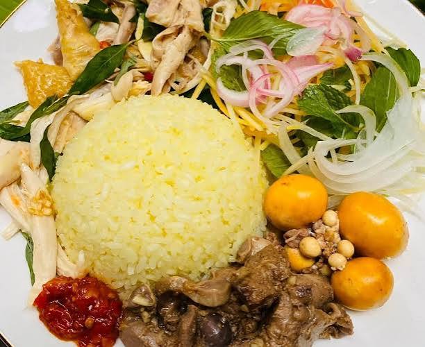 Ăn “sập” 13 quán cơm gà Nha Trang ngon nức tiếng phố biển