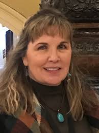 Laura Hough's Instagram, Twitter & Facebook