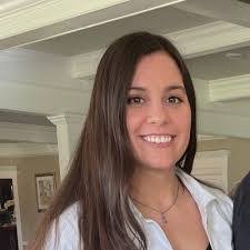 Kristen Windle's Instagram, Twitter & Facebook