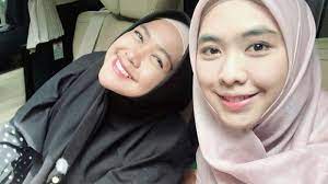 Melalui postingan di instagram, oki sebagai kakak, meminta sang adik cepat pulang ke jakarta. Soal Jodoh Ria Ricis Ini Pesan Ayah Oki Setiana Dewi Sebelum Meninggal Dunia Banjarmasin Post