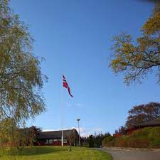 Folkehøgskole med linjefagene spilldesign • game art & design • kunst + • scene & skjerm • musikk •. Sunnhordland Folkehogskole Landskap