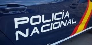 Dos agentes de la Policía Nacional salvan la vida a un bebé en Palencia  tras sufrir una parada