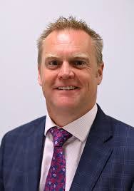 Ian Bond's Instagram, Twitter & Facebook