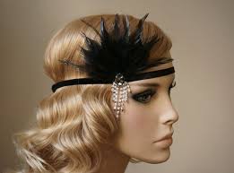 Die waren nach dem ersten weltkrieg zunächst out, doch gegen ende der 1920er jahre wurde auch diese frisur wieder getragen. Haarband 20er Jahre Flapper Haarschmuck Strass 20er Jahre Frisur Haarband Frisur Anleitung Gatsby Frisuren