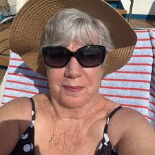 A trip down memory lane. Pantomime in Bermuda in the 1990's:  https://youtu.be/WwqOl-dx4Jo featuring Town Crier Ed Christopher with his  glorious rendition of "Respect" in Part 4. Check out the spoof