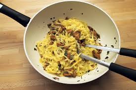 Scopriamo di cosa si tratta, come riconoscerlo e anche come. Tagliatelle Con Sugo Di Finferli