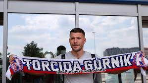 Górnik zabrze przegrał 1:3 z lechem poznań w meczu drugiej kolejki pko ekstraklasy. Gornik Zabrze Lukas Podolski Offenbar Vor Wechsel Nach Polen Fussball Stuttgarter Zeitung