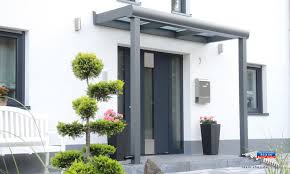 Ein Alu Hausturvordach Der Marke Rexovita 3m X 1m In Anthrazit Mit Makrolon 16mm Hitzestopp Stegplatten Als Dacheindeckung Hausturvordach Stegplatten Vordach