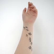 Tiny Temporary Tattoo Fall Leaves Black Accessories By Siideways Dovme Fikirleri Dovme