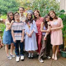 Inihahandog ng humanista productions ang pelikulang magpapatawa at magpapaiyak sa inyo! Four Sisters Before The Wedding Cast Projects Age Trivia