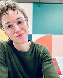 ABOUT — Amanda Hamp