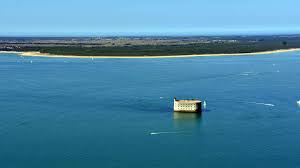 After 1871, fort boyard was briefly used as a military prison, and abandoned in 1913, after which the unmaintained fort slowly deteriorated and crumbled into the sea. Fort Boyard Der Schatz Der Charente Maritime Das Unvermeidliche Campings Online