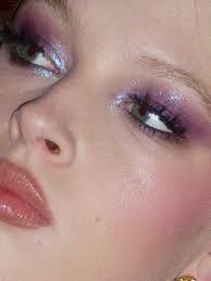 Vivian Wilson lief bei der NYFW für Dauphinette, Prabal Gurung und Alex  Bittar. : r/Fauxmoi