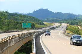 Umum sedia malam yang kutipan tol untuk lebuhraya pantai timur 2 sepanjang 184km laluan/ jajaran dari jabor (pahang) ke kg gemuroh (terengganu) telah dilaksanakan mulai 15 julai 2016 (jam 12.01 malam). Lebuhraya Pantai Timur 2 Sdn Bhd