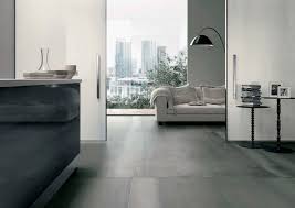 Mit dem verlegen von großformatigen fliesen verleihst du deinen wohnräumen eine neue. Wohnraume Fliesen Und Platten Einsatzbereiche Baunetz Wissen