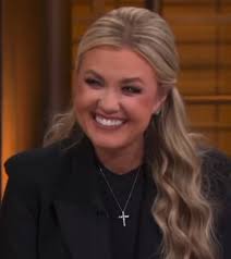 Her face when she mentions Candace Owens. Thats viseral hate.