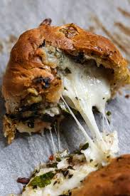 Knoblauch Kase Baguette Mit Krauterbutter Rezept In 2020 Kuchenmaschine Kraeuterbutter Baguette