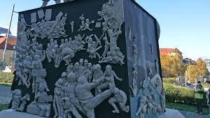 Das liegt vor allem an einem: Winfried Kretschmann Als Laokoon S21 Denkmal Von Peter Lenk Swr2