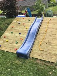Wir Haben F R Unser Kind Und Unsere Nachbarskinder Eine Rutsche Und Kletterwand Gebaut Gartengestaltun In 2020 Hinterhof Spielplatz Spielplatz Design Rutsche Garten