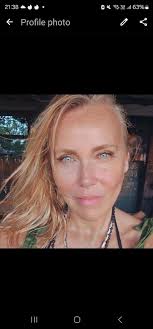 Hello future video creator! 🌴🎥** Imagine this: You wake up every day to  the soothing sound of waves just a few steps from your apartment. The sky  is blue, the sun is