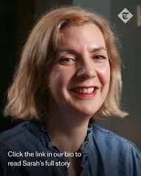 After a decade of dyeing (since I was 36), I'd had enough and decided to  transition from brown to grey. I was determined to age gracefully. I didn't  want to be the