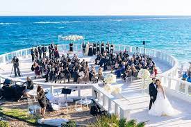 Destination Wedding At The Loren In Bermuda Bermuda Wedding Beautiful Outdoor Wedding Hotel Wedding Venues