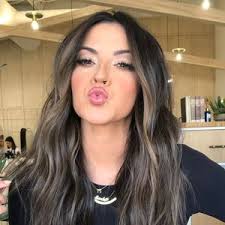 Tia Booth (@tiarachel91)