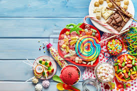 Leckere gericht in einer pfanne, für ein schnelles abendessen oder mittagessen. Bunte Kinder Sussigkeiten Und Leckereien Fototapete Fototapeten Trick Or Treat Zuckerstangen Einige Myloview De