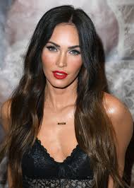 Megan fox talks to et about her kissing amanda seyfried & behind the scenes of jennifer's body'. Megan Fox Gets Mom Shamed On Instagram For Sons Long Hair Allure