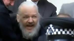 Craven Us Lackey Australia Betrays Australian World Hero Julian Assange Free Journalism Countercurrents Genius provocateur behind wikileaks, hard at work providing startling glimpse of near future, where confidential and classified documents are routinely made available to the general public.