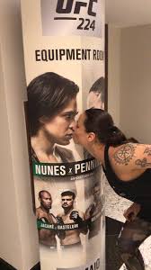 Amanda nunes is a brazilian mixed martial artist who has a net worth of $1 million. Amanda Nunes On Twitter My Girlfriend Minha Namoradinha Ninaansaroff