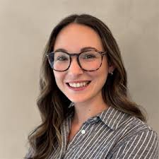 Natalie Falk's Instagram, Twitter & Facebook