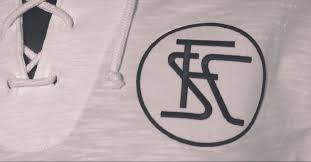 Spezia calcio vector logo, free to download in eps, svg, jpeg and png formats. Maglia Spezia 110 Anni Celebrativa Indossa La Storia