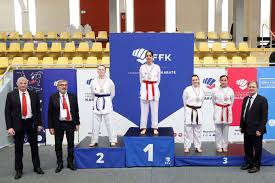 Félicitations à Maëlyne GRISARD pour sa médaille d'argent au Championnat de  France minimes de karaté à Vannes