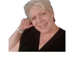 5 Lesbians Eating Quiche