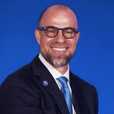 Felicito al compañero Héctor Obregón quién desde ahora estará al frente del  Viceministerio de Economía, Banca, Seguros y Valores, ratificándole nuestro  apoyo y compromiso desde el @BcoDeVenezuela para seguir impulsando la nueva