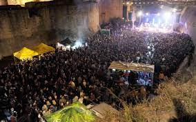 Organizatorii au anunțat primele trupe care vor concerta pe perioada celor trei. Bucovina Rock Castle 2017 Primele FormaÈ›ii AnunÈ›ate Oficial Maximum Rock Magazin