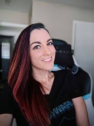 Amy Schlueter's Instagram, Twitter & Facebook