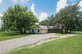 Hours may change under current circumstances 8155 Sam Bass Rd Sanger Tx 76266 37 Photos Mls 14622979 Movoto