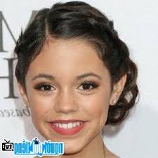 Nữ diễn viên truyền hình Jenna Ortega