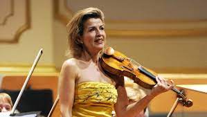 Meine tochter hat ihr eigenes leben und ist wunderbar selbstständig. Jahrhundert Geigerin Anne Sophie Mutter Es Gibt Wichtigeres Als Die Musik St Galler Tagblatt