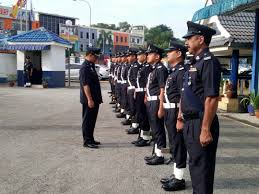 Polis pulau pinang akan berkerjasama dengan polis selangor untuk memburu suspek yang dipercayai menculik wan aisyah wan exzan. Pemeriksaan Balai Mengikut Friends Of Balai Polis Rawang Facebook