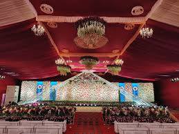 When it comes to decorating i like to look around the house and see if there is anything we already have that can be used for creating the fun atmosphere. This Iconic Parisian Structure Influenced The Decor For The Reception And It S Not The Eiffel Tower Weddingsutra Blog