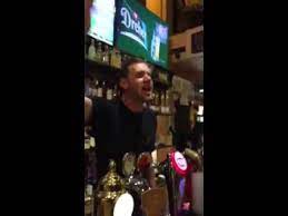 Szalai ádám beszéde is benne van a kisfilm első részében (fotó: Szalai Adam Beszede Egy Budapesti Kocsmaban A Tovabbjutas Utan Youtube