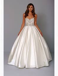 Wedding dress pnina tornai bought at kleinfeld $8,000 $10,000 size: Panina Tornai Hochzeitskleid Pnina Tornai Wedding Dress Pnina Tornai Ball Gown Panina Tornai Wedding Dress