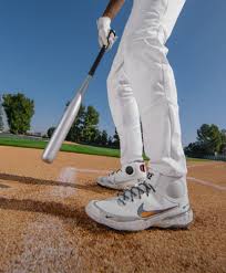 Arbitros y anotadores de softbol y beisbol. Nike Beisbol Nike