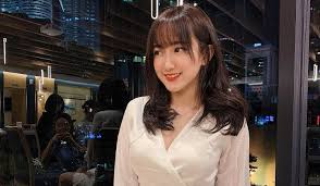 我的寶貝寶貝 給你一點甜甜 wo de bao bei bao bei gei ni yi. Tldr M Sian Influencer Ybb Publicly Apologises After Scams Gambling Problems Loansharks Chasing Her Surface Following Suicide Attempt Trp