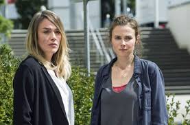 Max riemelt gibt sein debüt in der krimireihe. Henni Sieland Alwara Hofels Li Und Karin Gorniak Karin Hanczewski Gehen In Deja Vu An Die Eigenen Grenzen Und Noch Einen Schritt Weiter Stuttgarter Zeitung