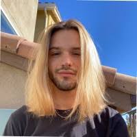 Alex Flax's Instagram, Twitter & Facebook