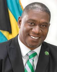 Steven Nesbitt's Instagram, Twitter & Facebook